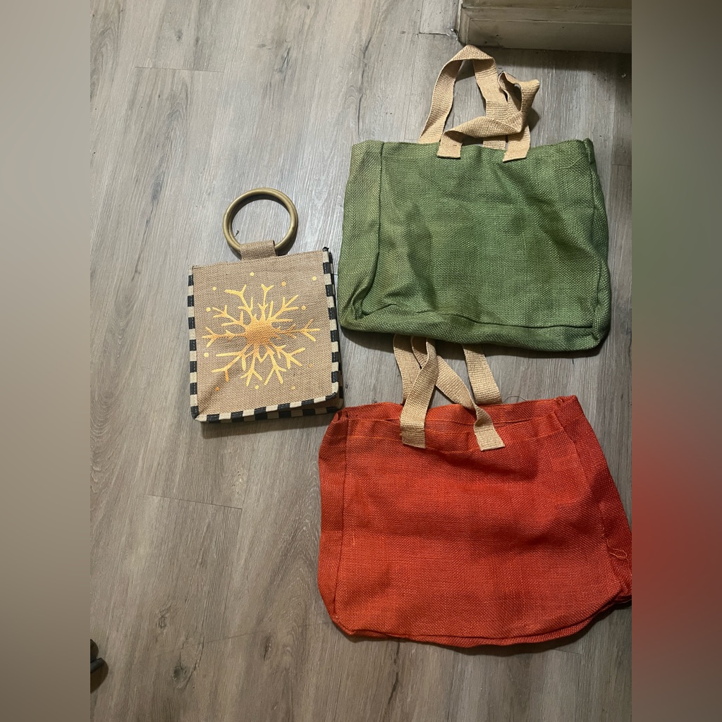 3 Totes